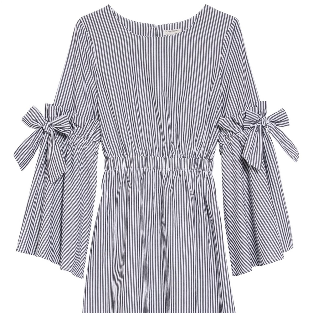 Habitual girl bell sleeve dress